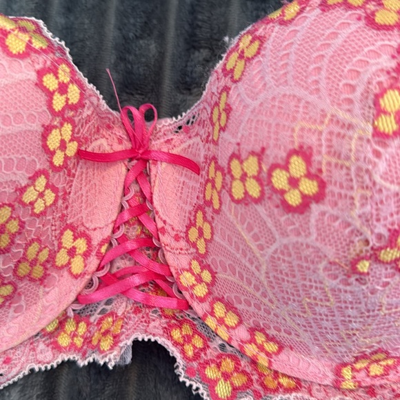 Pink floral padded push-up strapless bra size 36B - Picture 3 of 7